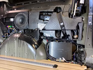 High End Sound System 3Wege Vollaktiv + Subwoofer für Mercedes-Benz V Klasse, Marco Polo, Horizon, Activity (W447) ab BJ2014 - inkl. Einbau