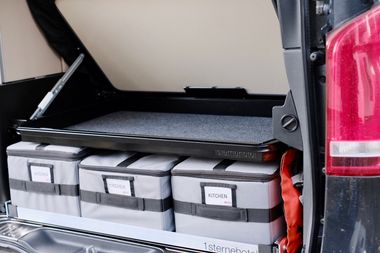 Bac de transport / compartiment de rangement sous le lit inférieur du Mercedes-Benz Marco Polo W447 (BJ 2014 - aujourd'hui) avec cuisine