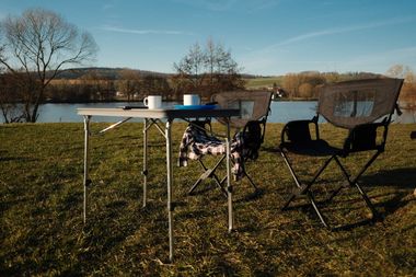 Table de camping à placer sous la rallonge de lit dans la Mercedes-Benz Marco Polo W447 (2014 - aujourd'hui)