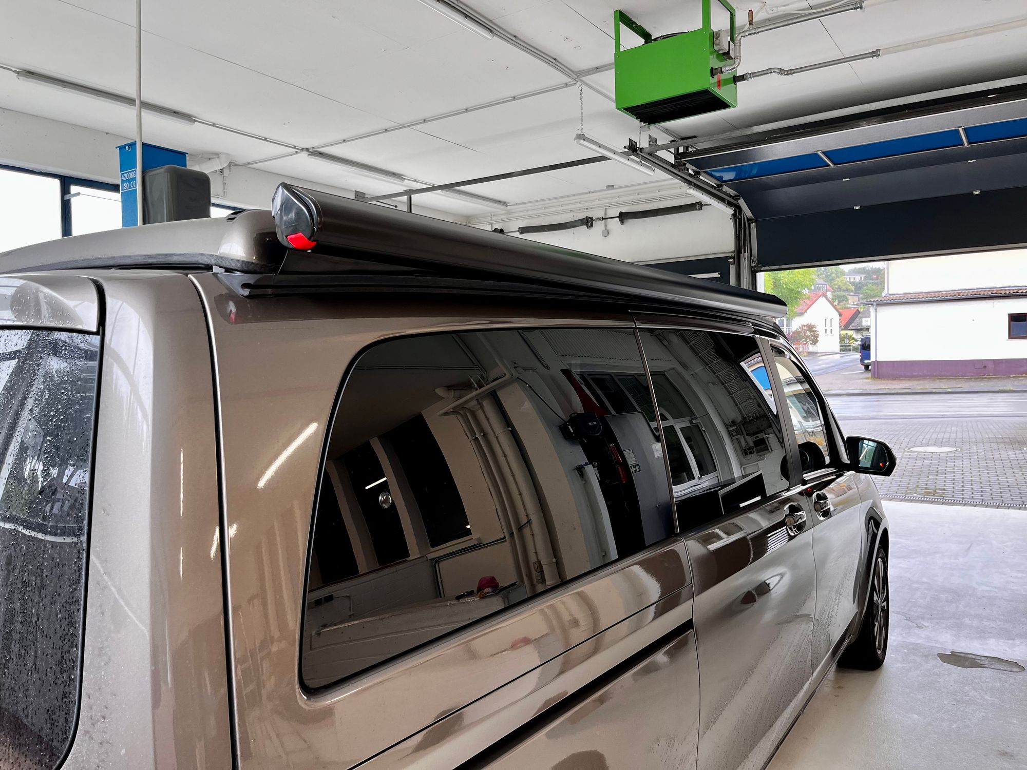 Awning for Mercedes-Benz Marco Polo / Horizon / Activity and Viano Marco  Polo incl. Fiamma F35 Pro, rainproof connection, bracket and installation