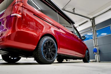 Essieux tout-terrain adaptables sur Mercedes-Benz Classe V, Vito, Marco Polo, Horizon, Activity - Delta 4x4 Hanma 17" - Loder Tire AT #1